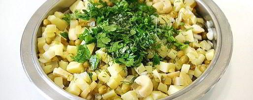 Шаг 7: картофельного салата с маринованными грибами