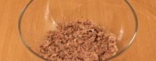 Шаг 2: картофельного салата с соленым огурцом