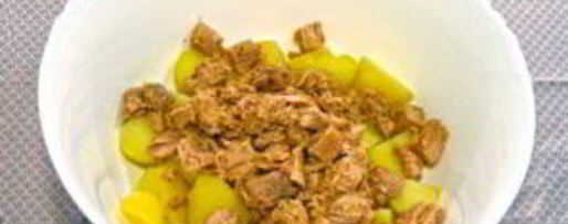 Шаг 4: картофельного салата с тунцом