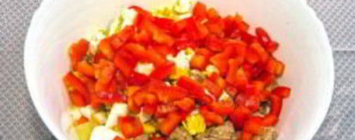 Шаг 6: картофельного салата с тунцом