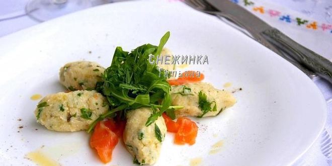 Рецепт салата из картофеля с рикоттой, каперсами и семгой