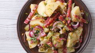 Рецепт Салата из молодого картофеля с колбасой