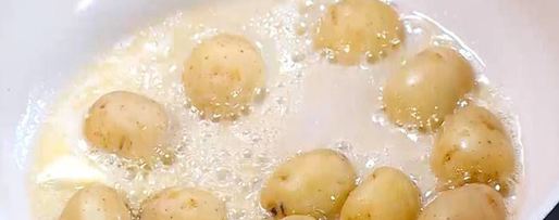 Шаг 1: салата из молодого картофеля с редисом и заправкой из феты