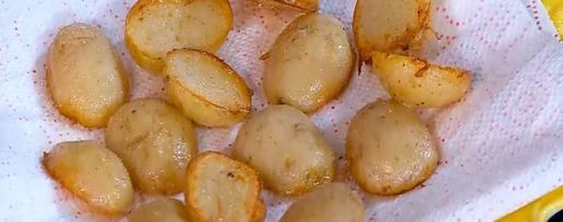 Шаг 2: салата из молодого картофеля с редисом и заправкой из феты