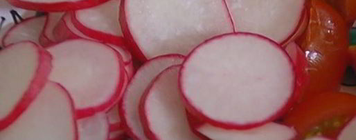 Шаг 2: салата из молодого картофеля с сельдью и редиской