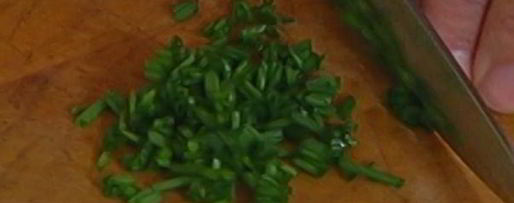 Шаг 3: салата из молодого картофеля с сельдью и редиской