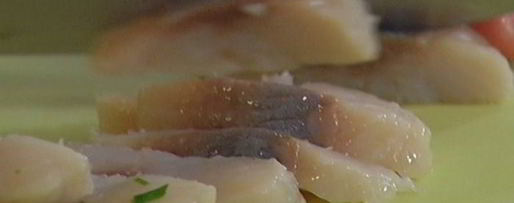 Шаг 4: салата из молодого картофеля с сельдью и редиской