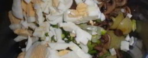 Шаг 2: салата картофельного с грибами