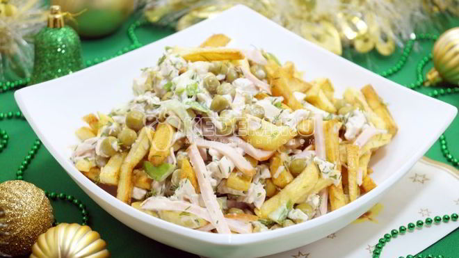 Рецепт Салата с картофелем фри Новогодние мотивы