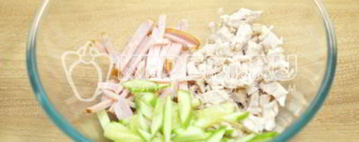 Шаг 4: салата с картофелем фри новогодние мотивы