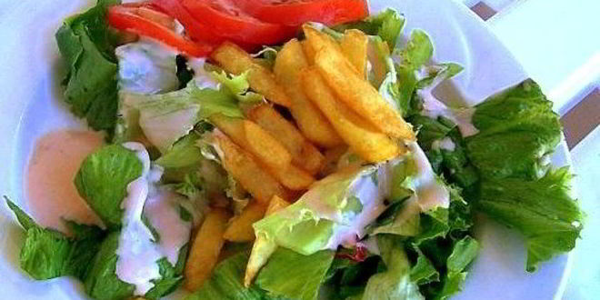 Рецепт салата с картофелем фри