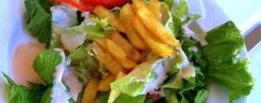 Шаг 8: салата с картофелем фри