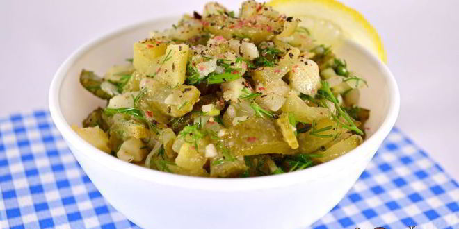 Рецепт салата с картофелем и маринованными огурцами