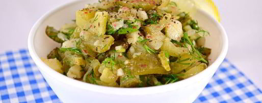 Шаг 3: салата с картофелем и маринованными огурцами