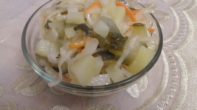 Рецепт Салата с картофелем и соленьями