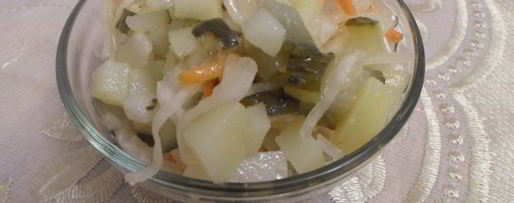 Шаг 6: салата с картофелем и соленьями