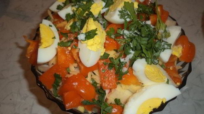 Рецепт Салата с картофелем, свеклой яблоками и болгарским перцем