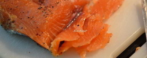 Шаг 2: салата с малосольной семгой и картофелем