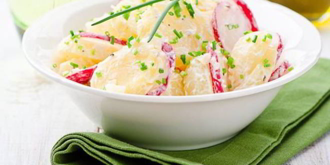 Рецепт салата с молодым картофелем и редисом