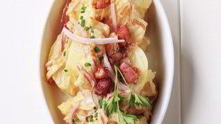 Рецепт Теплого картофельного салата с беконом и горчичным соусом по-немецки