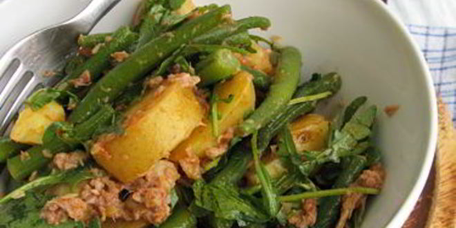 Рецепт теплого картофельного салата с тунцом