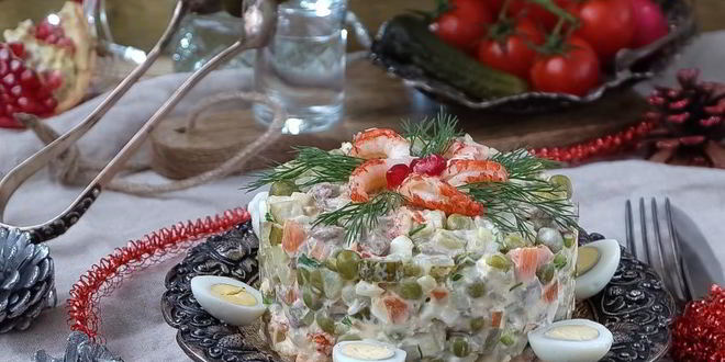 Рецепт королевского оливье с отварной телятиной и раковыми шейками