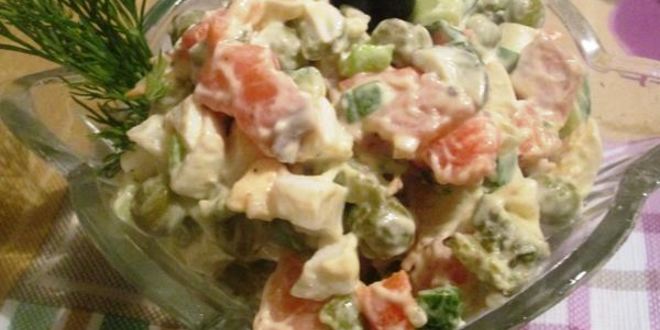 Рецепт оливье с форелью и красной икрой