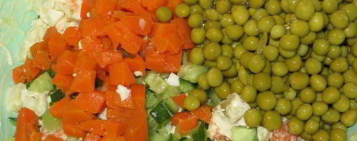 Шаг 1: оливье с форелью и красной икрой