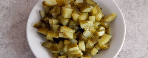 Шаг 2: оливье с говядиной