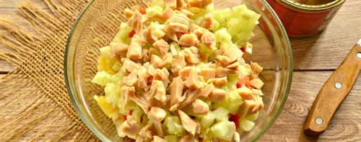 Шаг 2: оливье с кальмарами