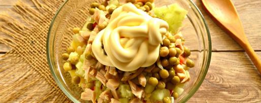 Шаг 3: оливье с кальмарами