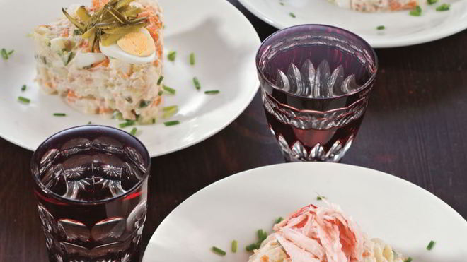 Рецепт Оливье с крабом и антоновским яблоком