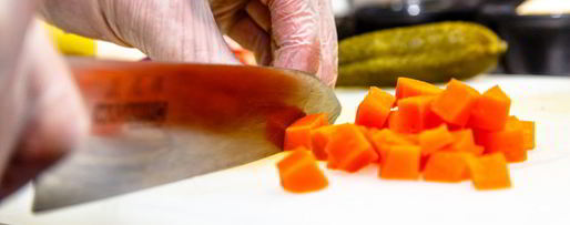 Шаг 1: оливье с крабом