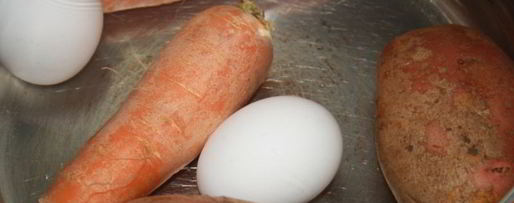 Шаг 1: оливье с куриной грудкой