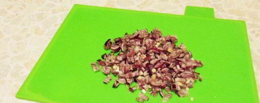 Шаг 2: оливье с маринованными грибами