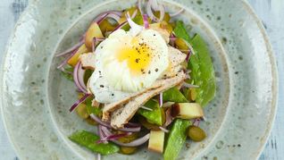 Рецепт Оливье с маринованными хрустящими огурчиками