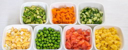 Шаг 2: оливье с семгой