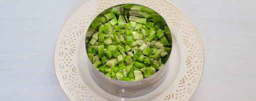 Шаг 4: оливье с семгой