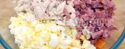 Шаг 2: салата новогоднего оливье