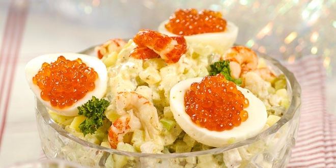 Рецепт салата оливье с икрой и раковыми шейками