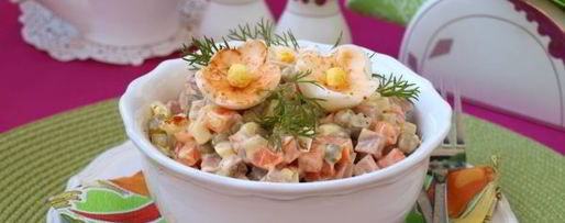 Шаг 10: салата оливье с колбасой и горошком