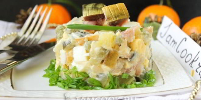Рецепт салата оливье с копченой скумбрией