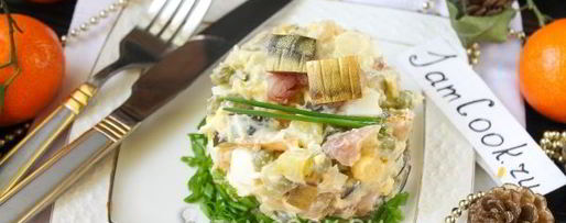 Шаг 7: салата оливье с копченой скумбрией