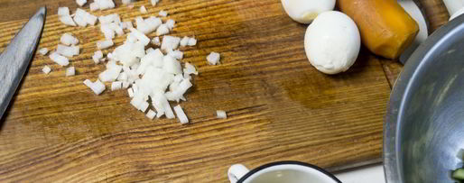 Шаг 1: салата оливье с креветками