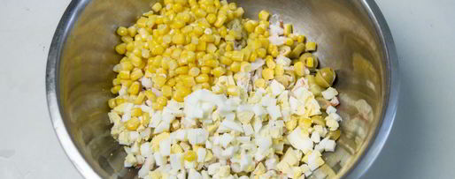 Шаг 6: салата оливье с креветками