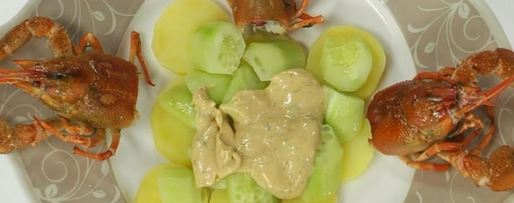 Шаг 5: салата оливье с перепелиным мясом, раковыми шейками и трюфелем