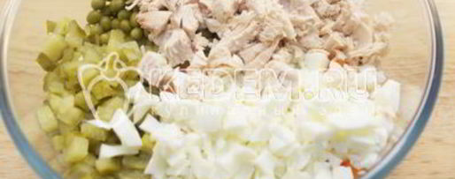 Шаг 4: салата с курицей праздничное оливье
