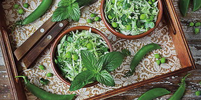 Рецепт салата из капусты со свежим горошком