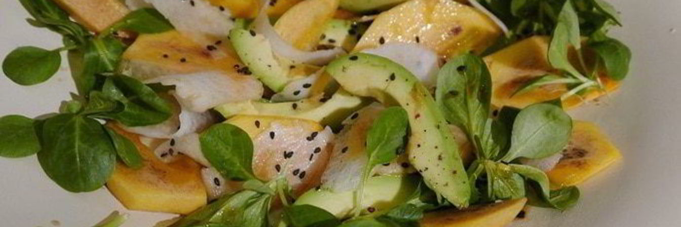 Рецепт Салата из хурмы с авокадо и дайконом