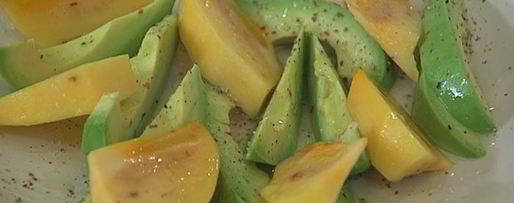 Шаг 3: салата из хурмы с авокадо и дайконом